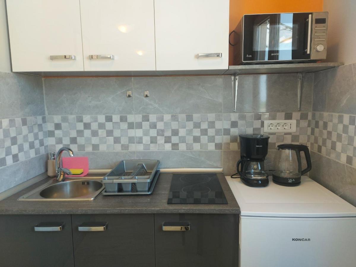 Studio Apartment Palmira Liznjan Luaran gambar
