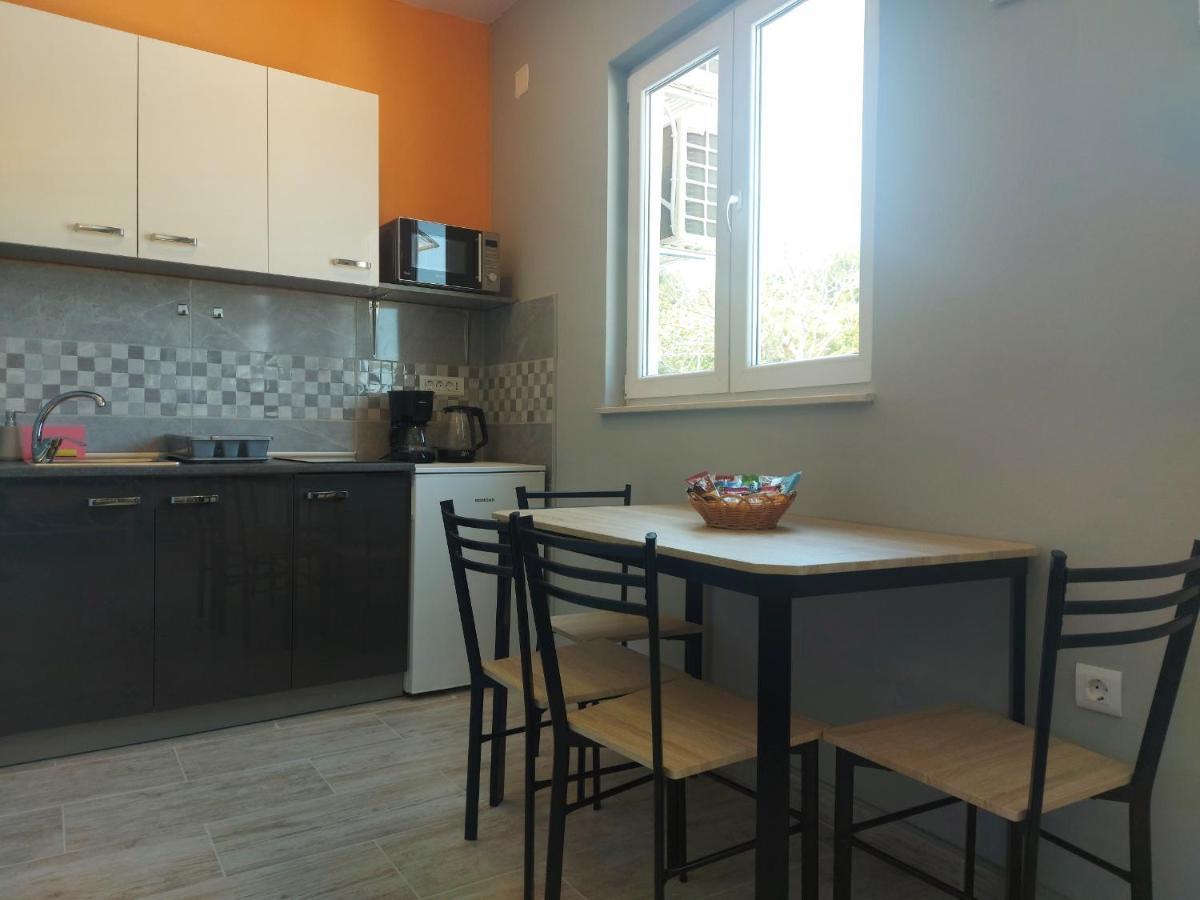 Studio Apartment Palmira Liznjan Luaran gambar