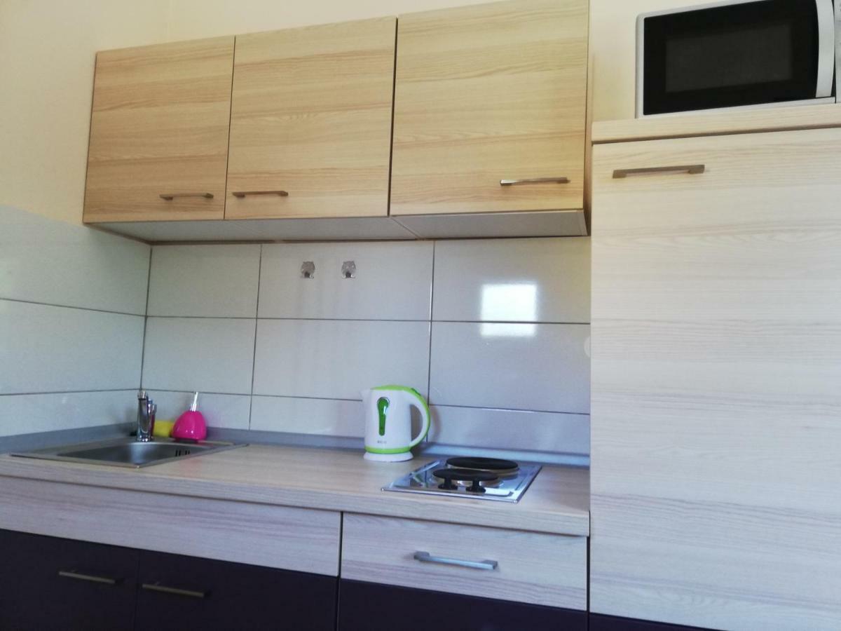 Studio Apartment Palmira Liznjan Luaran gambar