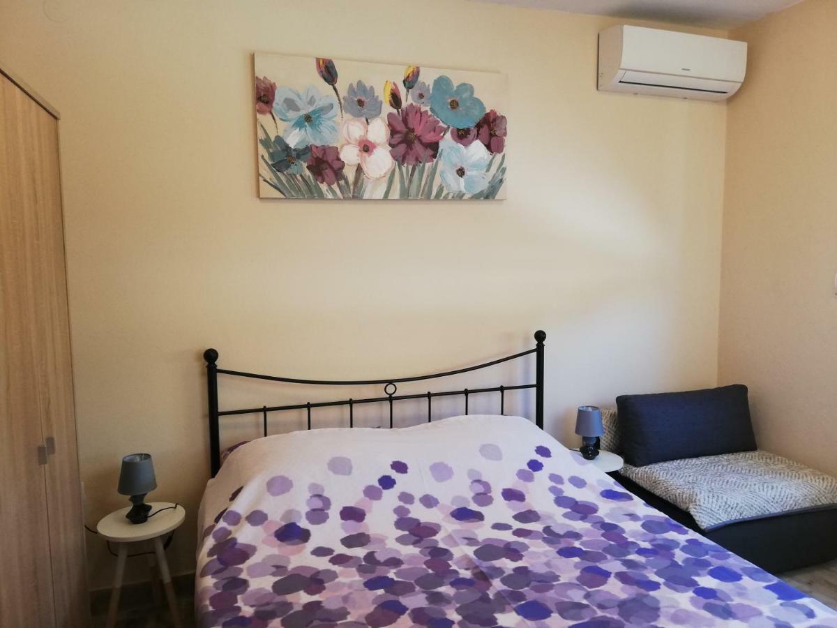 Studio Apartment Palmira Liznjan Luaran gambar